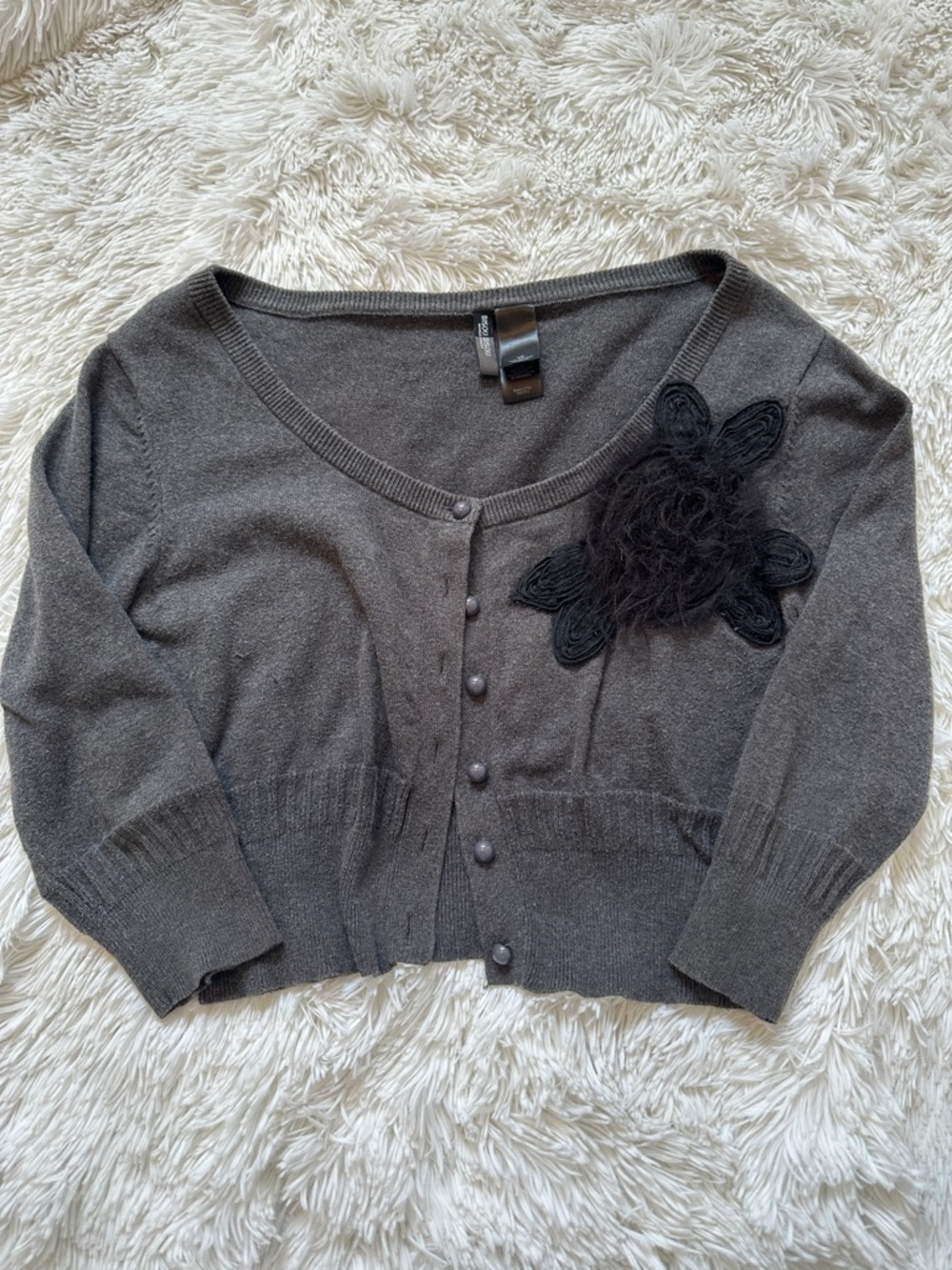 Bisou Bisou Dark Gray Cropped Button-Front Cardigan with Black Floral Applique